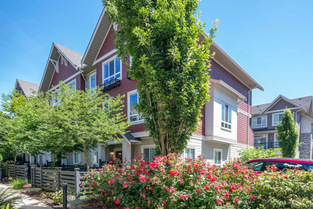 Living Room Photo of 559 4688 Hawk Lane, Tsawwassen, BC