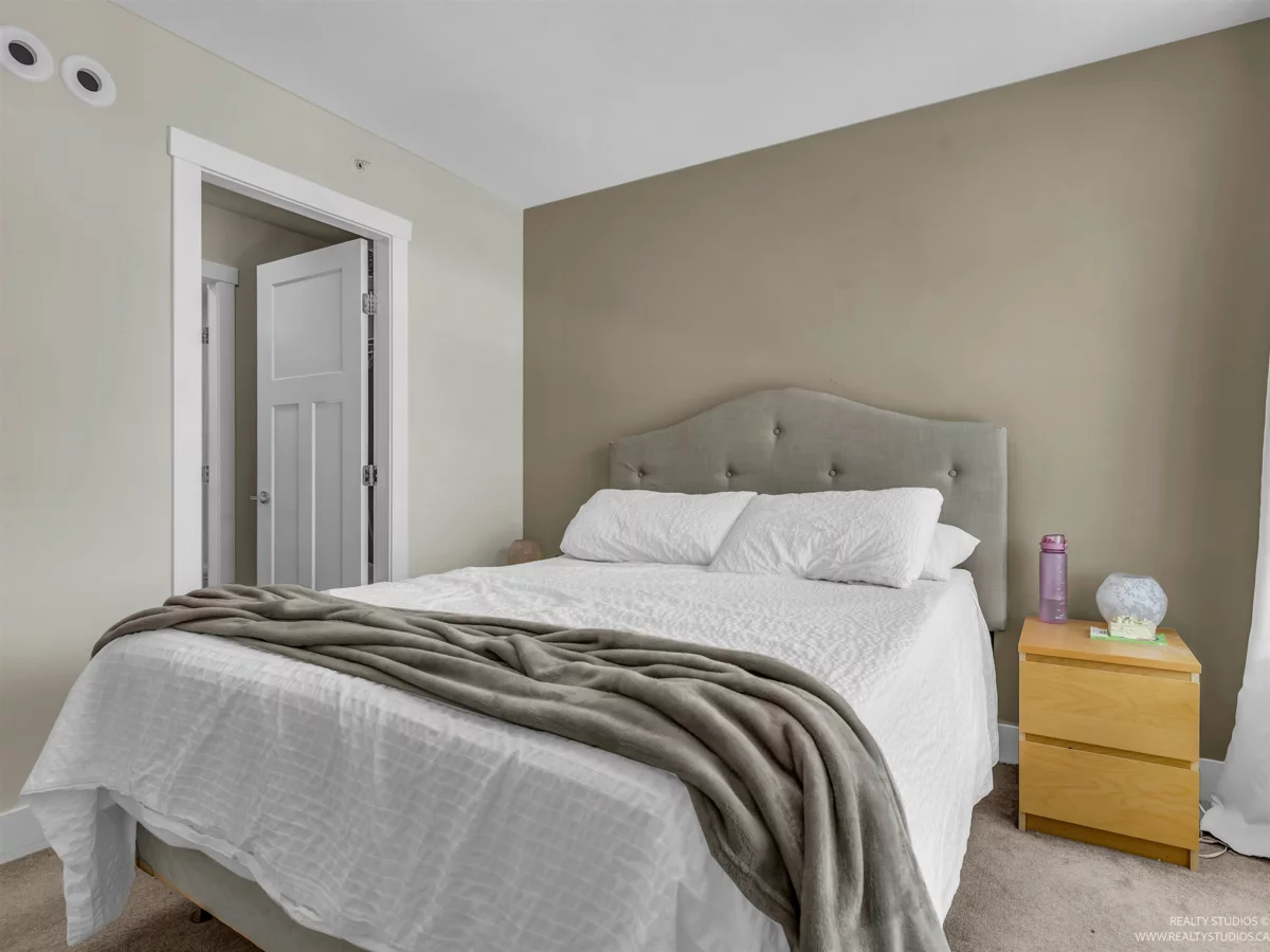 Powder Room Photo of 559 4688 Hawk Lane, Tsawwassen, BC