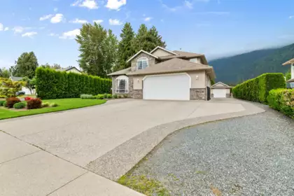 10004 Parkwood Drive, Rosedale, BC, Rosedale — Single Family Residence for sale