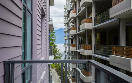 402 6699 Nelson Avenue, West Vancouver, BC