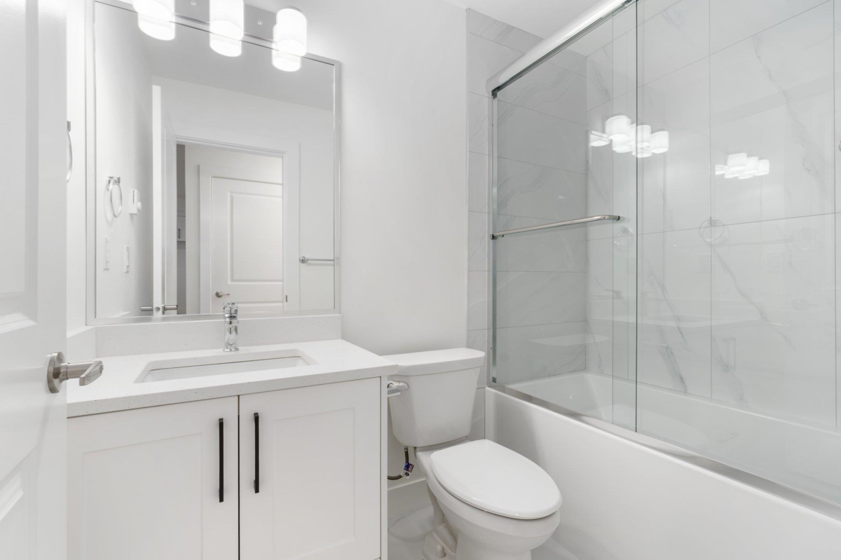 Entry Foyer Photo of 11066 241a Street, Maple Ridge, BC