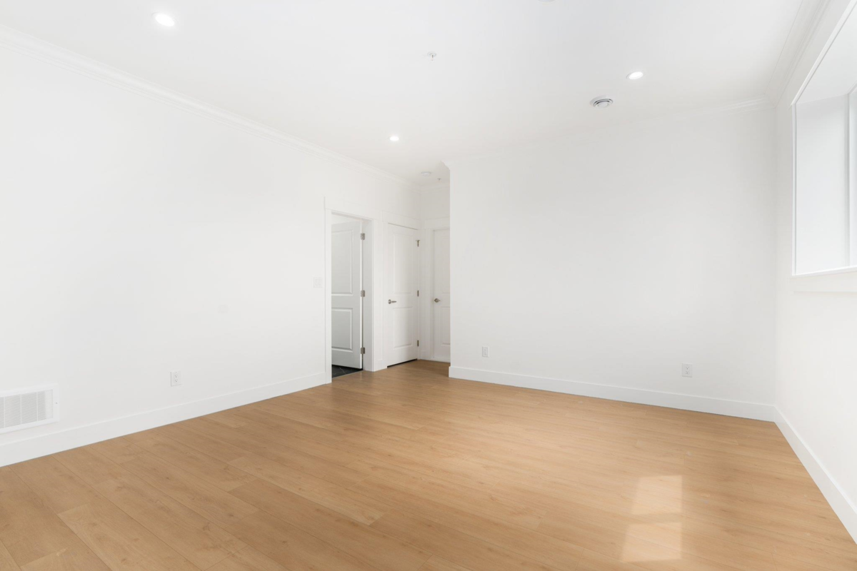Mudroom Photo of 11066 241a Street, Maple Ridge, BC