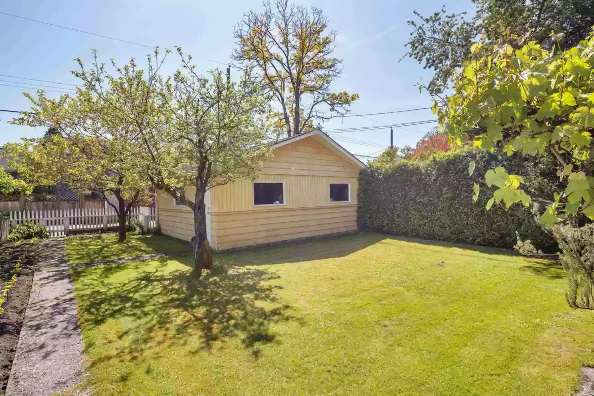 Entry Foyer Photo of 3136 W 11th Avenue, Vancouver, BC