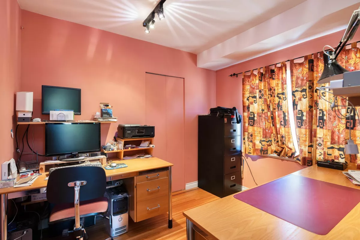 Guest Bathroom Photo of 3136 W 11th Avenue, Vancouver, BC