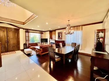 7994 Elwell Street, Burnaby, BC, Burnaby — Single Family Residence for sale