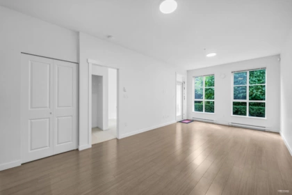 120 15137 33 Avenue, Surrey, BC, Surrey — Apartment/Condo for sale