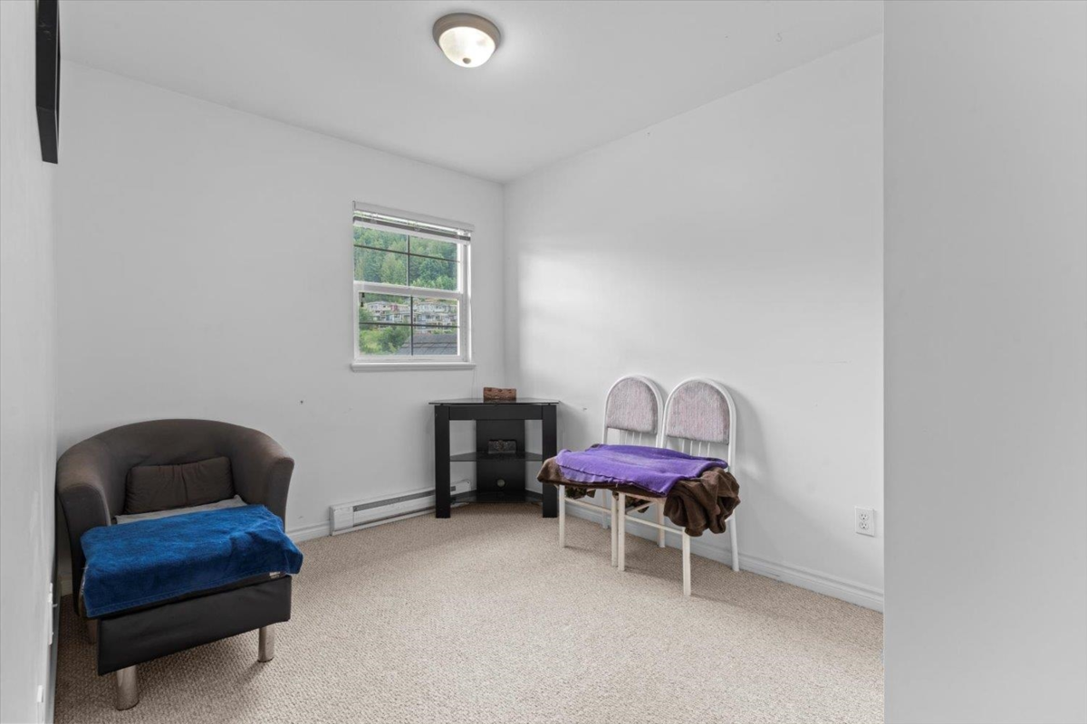 Bedroom 3 Photo of 4 5965 Jinkerson Road, Sardis, BC