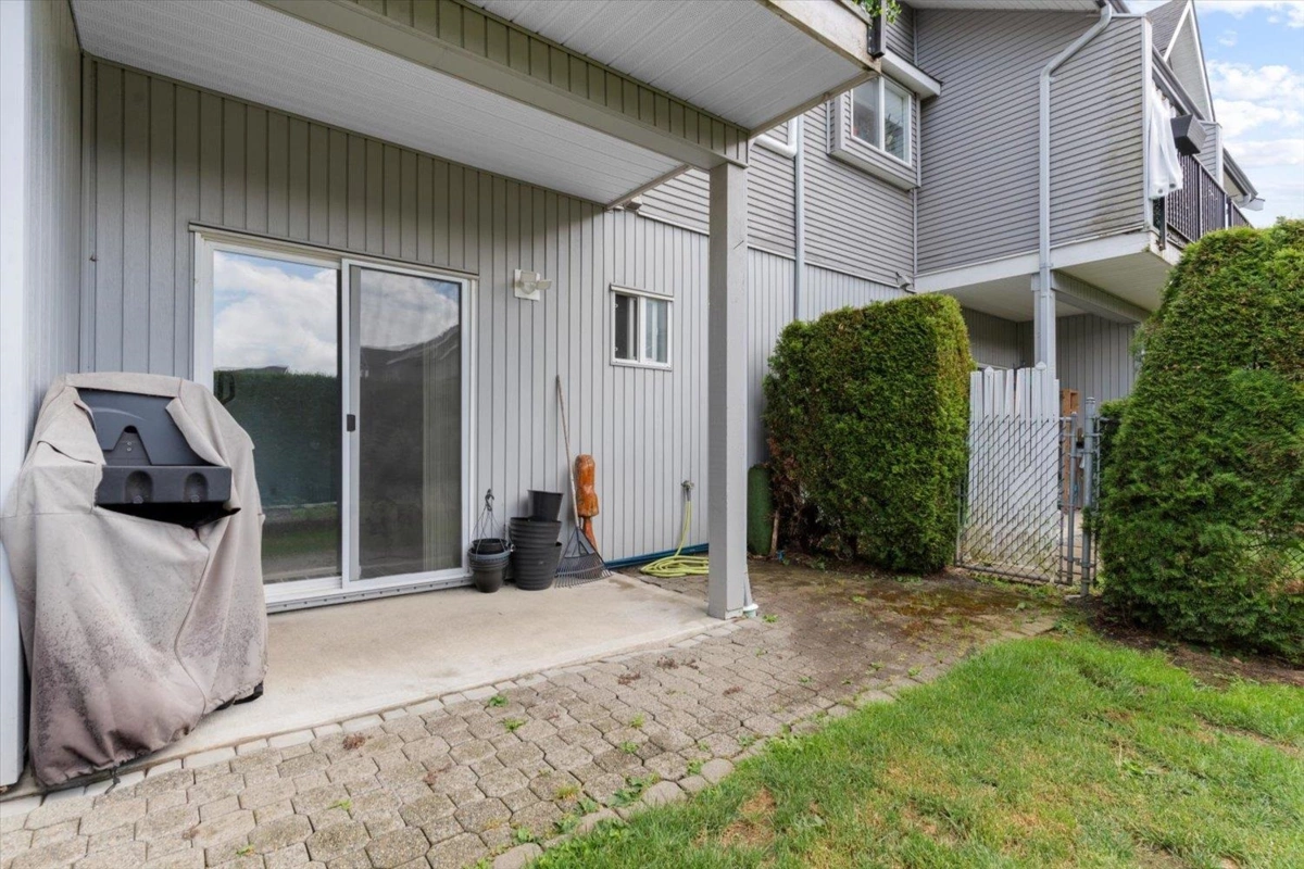 Front Yard Photo of 4 5965 Jinkerson Road, Sardis, BC