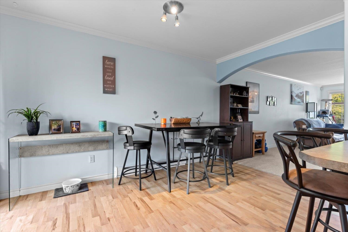 Kitchen Island Photo of 4 5965 Jinkerson Road, Sardis, BC