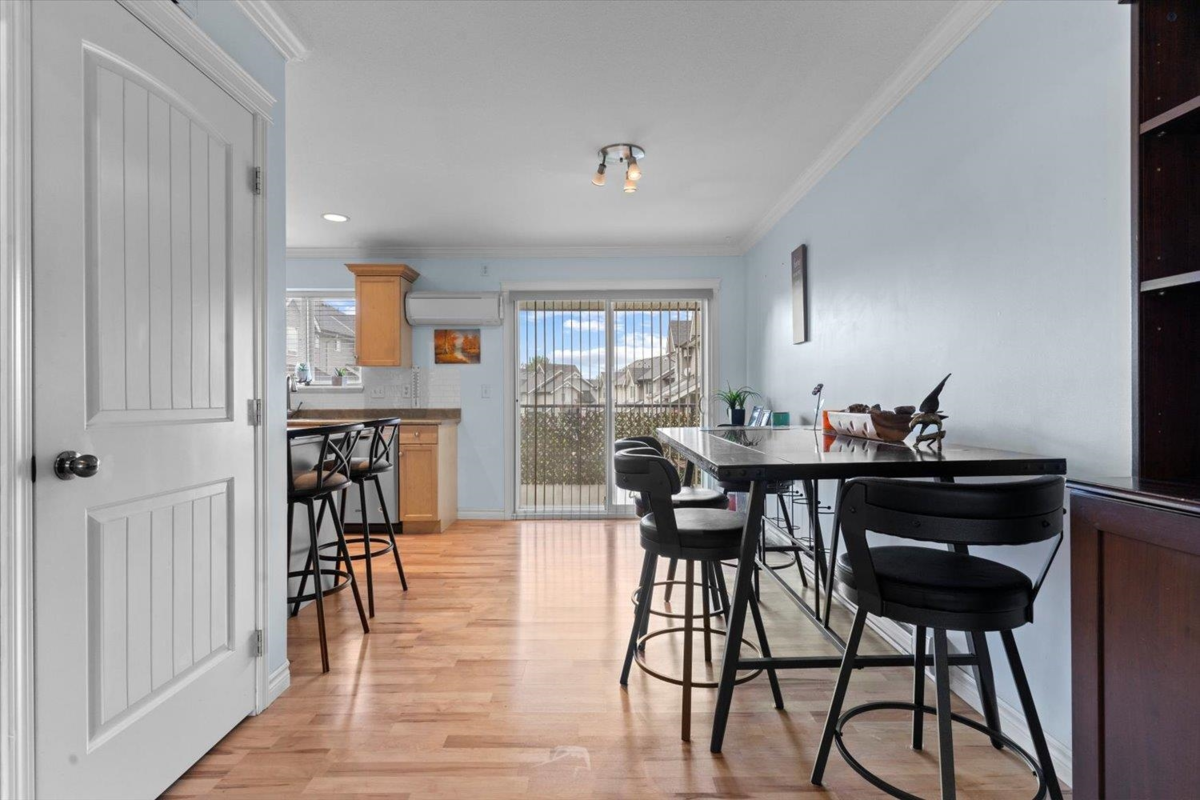 Kitchen Photo of 4 5965 Jinkerson Road, Sardis, BC