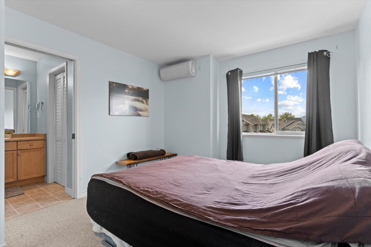 Laundry Room Photo of 4 5965 Jinkerson Road, Sardis, BC