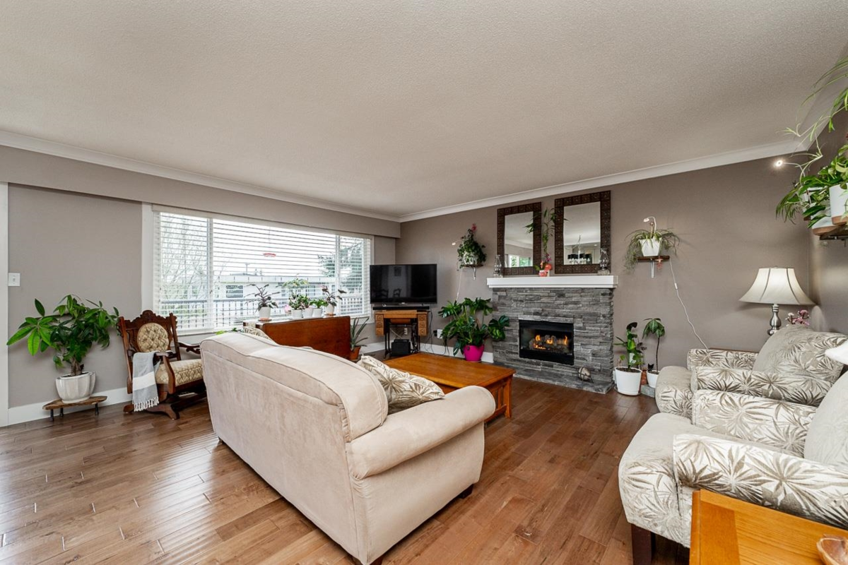 Dining Area Photo of 15966 Prospect Crescent, White Rock, BC