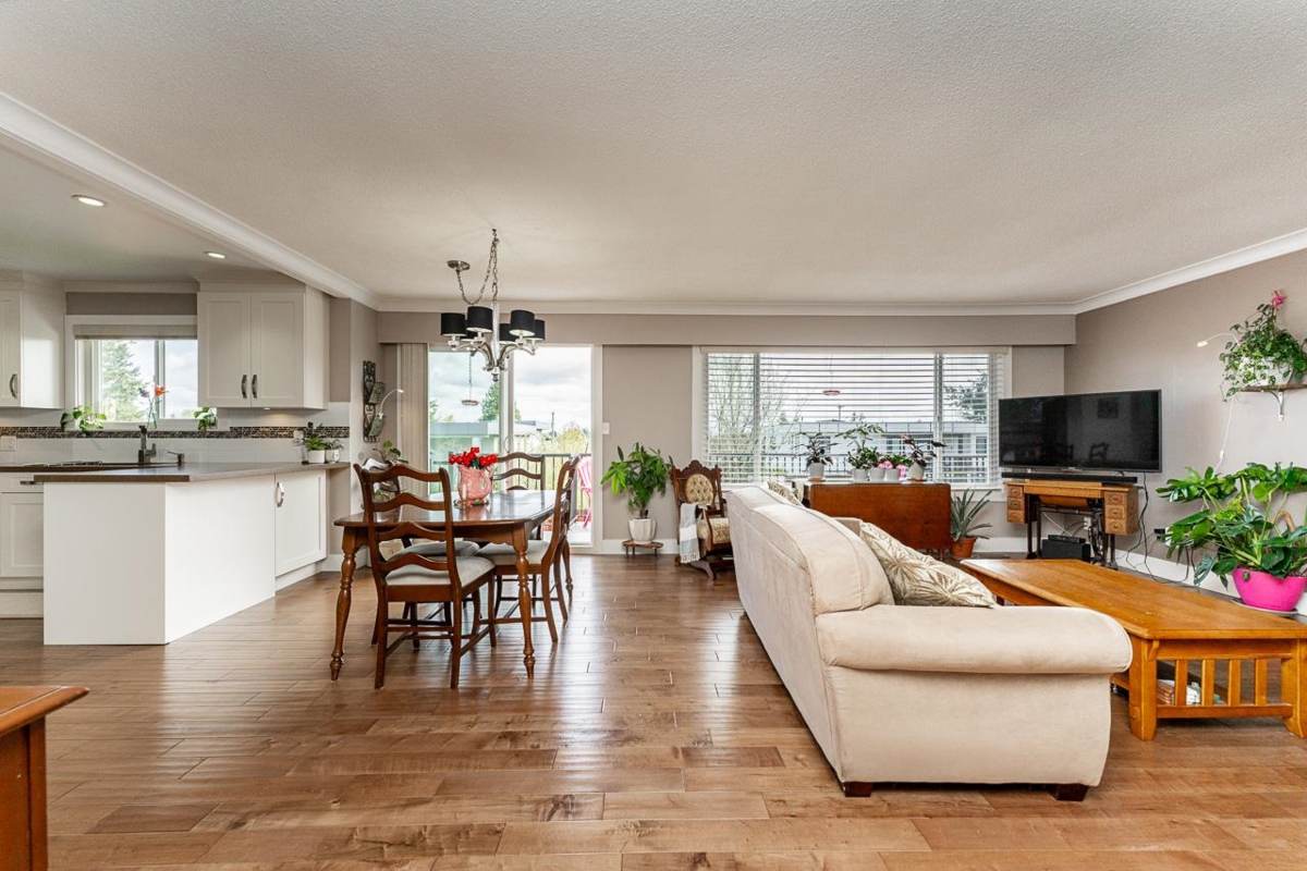 Family Room Photo of 15966 Prospect Crescent, White Rock, BC