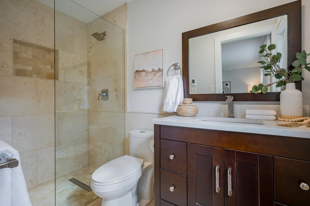 Walk-In Closet Photo of 5871 264 Street, Langley, BC