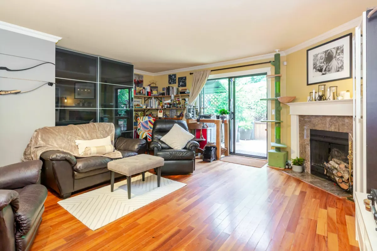 Breakfast Nook Photo of 134 13710 67 Avenue, Surrey, BC