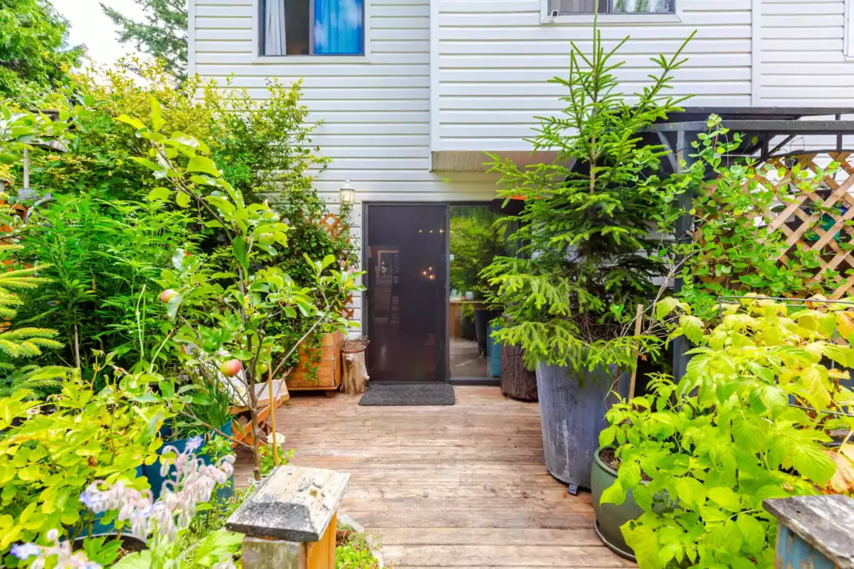 Garden / Landscaping Photo of 134 13710 67 Avenue, Surrey, BC