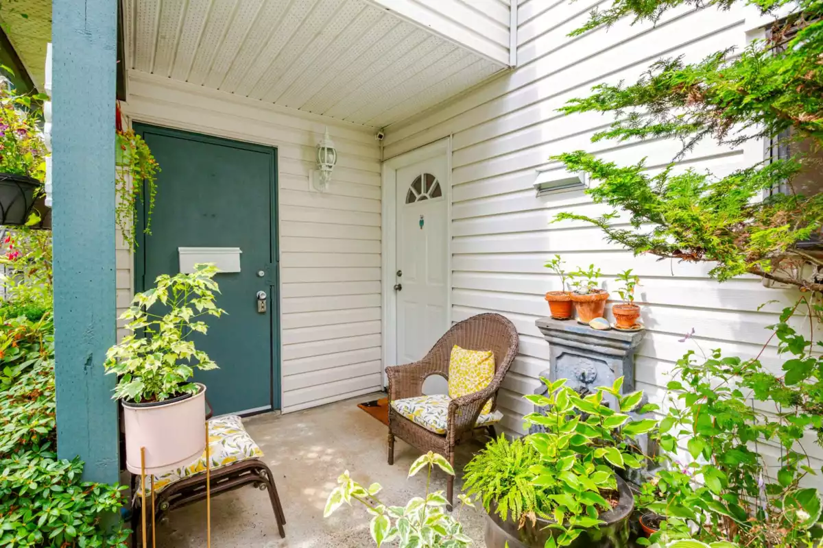 Living Room Photo of 134 13710 67 Avenue, Surrey, BC