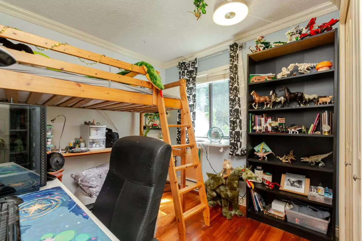 Staircase Photo of 134 13710 67 Avenue, Surrey, BC