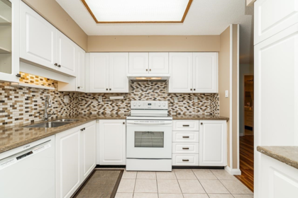 Walk-In Closet Photo of 1402 11910 80 Avenue, Delta, BC