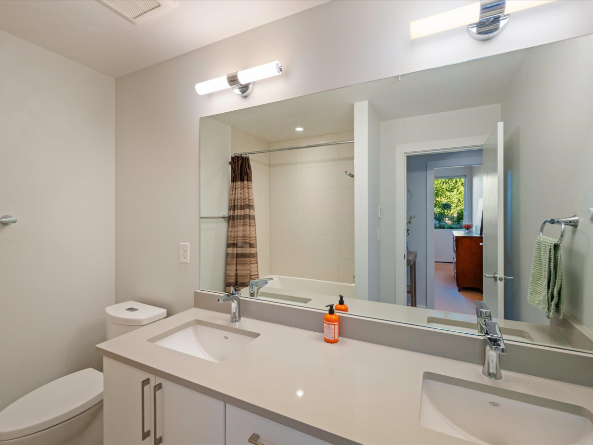 Hallway Photo of 105 41328 Skyridge Place, Squamish, BC