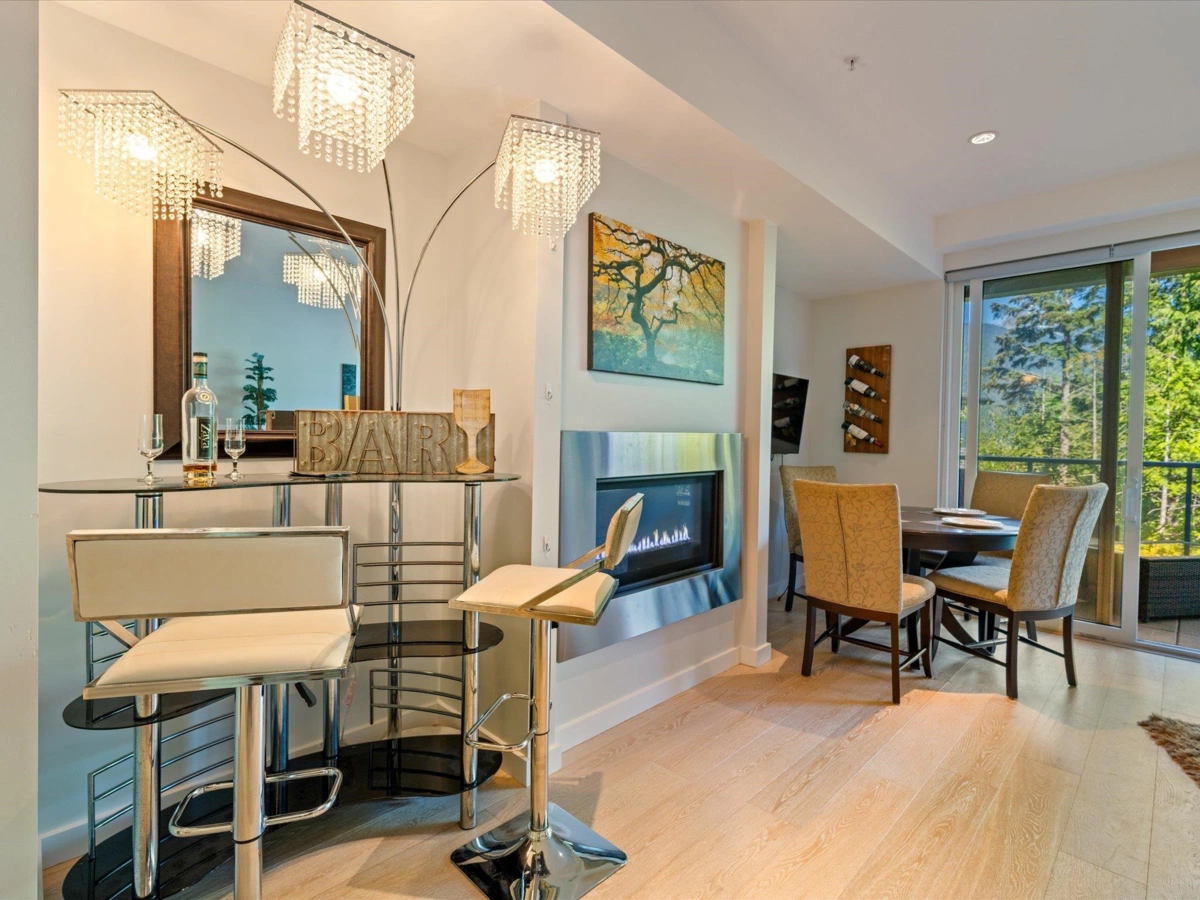 Kitchen Island Photo of 105 41328 Skyridge Place, Squamish, BC