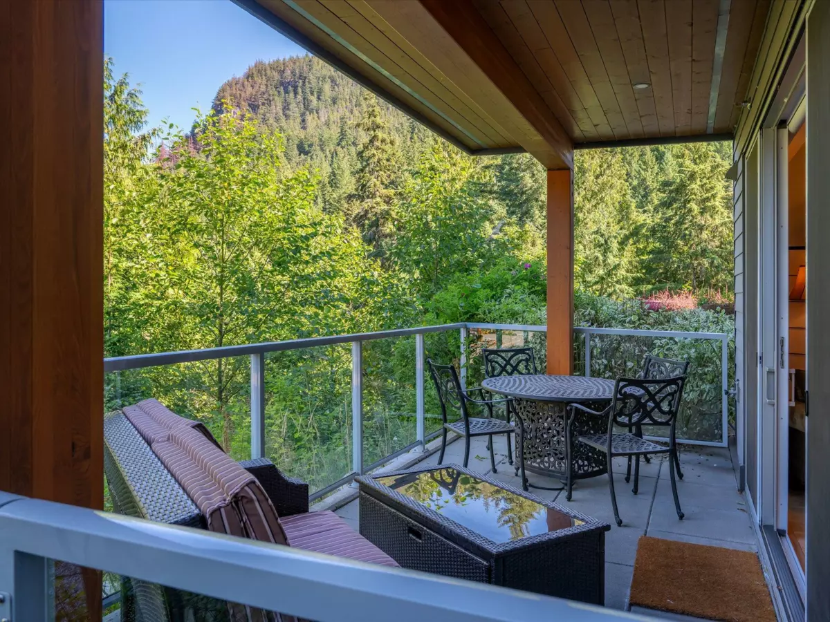 Primary Bathroom Photo of 105 41328 Skyridge Place, Squamish, BC
