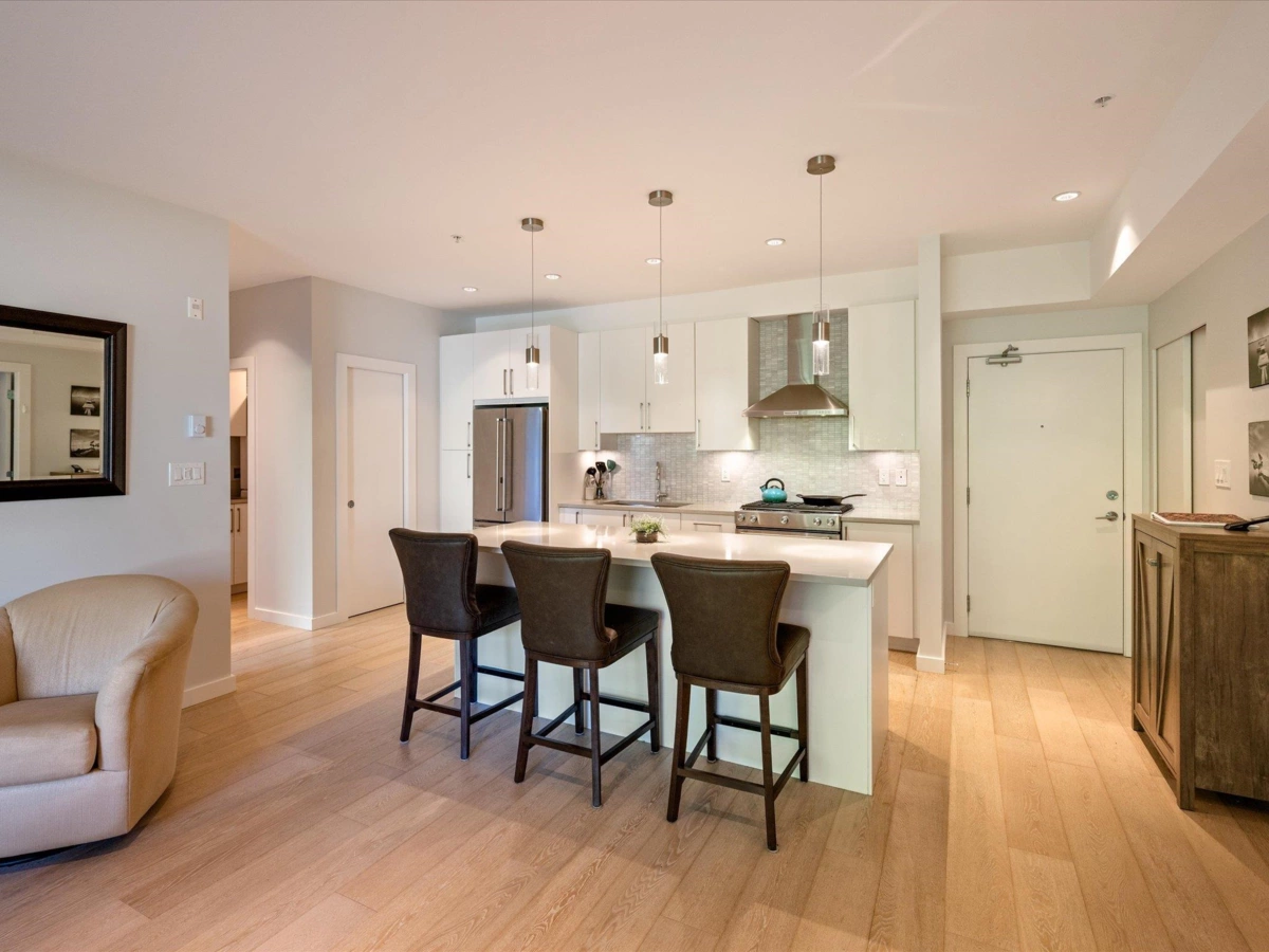 Walk-In Closet Photo of 105 41328 Skyridge Place, Squamish, BC