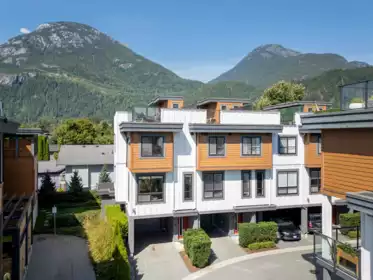 1 39769 Government Road, Squamish, BC, Squamish — Townhouse for sale