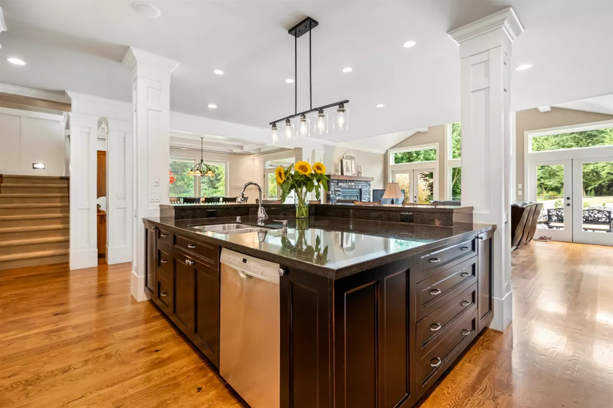 Entry Foyer Photo of 21949 6 Avenue, Langley, BC