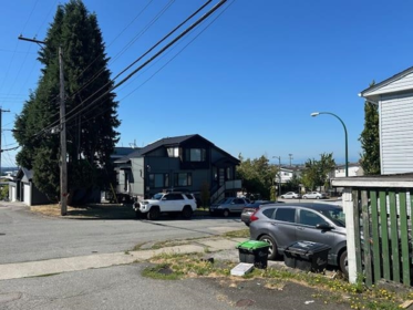 Laundry Room Photo of 7592 Fraser Street, Vancouver, BC