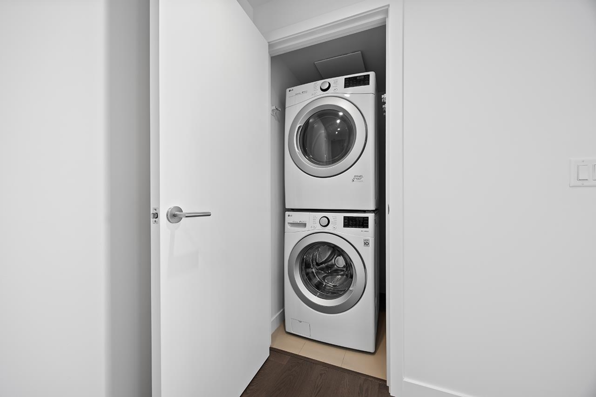 Guest Bathroom Photo of 3308 6000 Mckay Avenue, Burnaby, BC