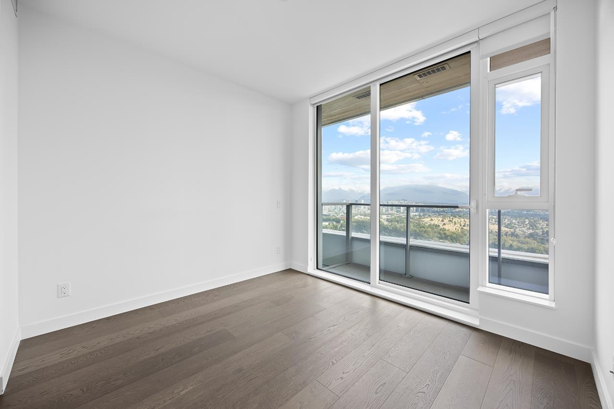 Walk-In Closet Photo of 3308 6000 Mckay Avenue, Burnaby, BC