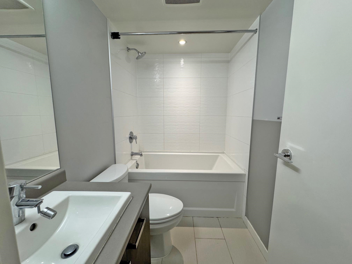 Living Room Photo of 802 13325 102a Avenue, Surrey, BC