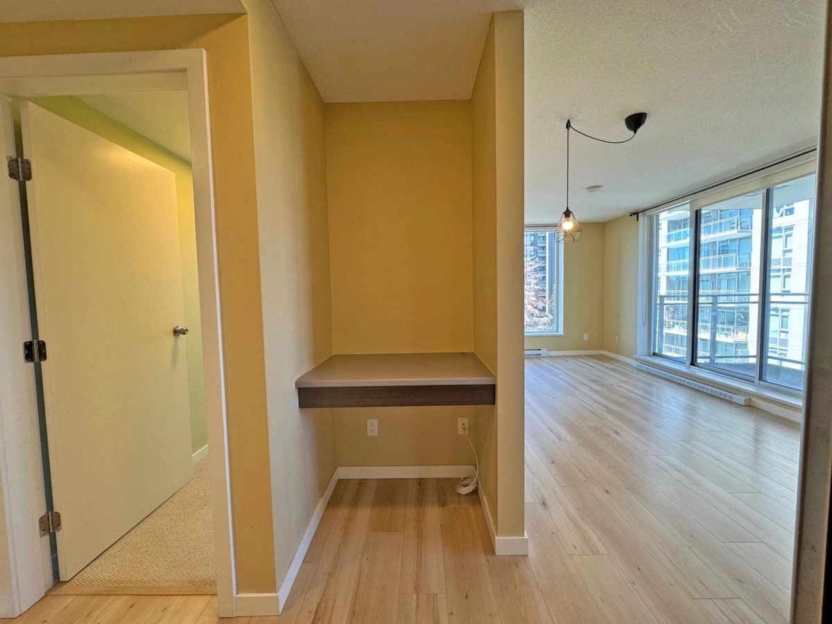 Pantry Photo of 802 13325 102a Avenue, Surrey, BC