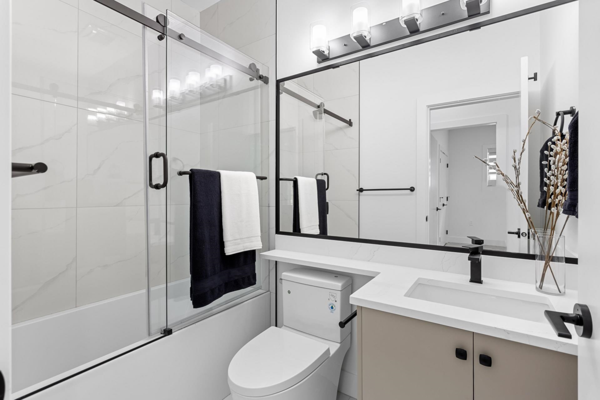 Backyard Photo of 2472 Glenwood Avenue, Port Coquitlam, BC