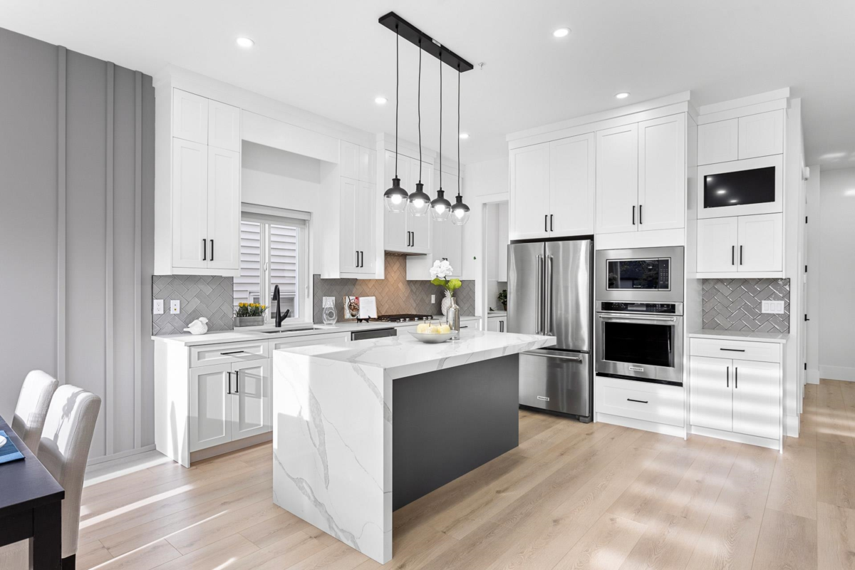 Breakfast Nook Photo of 2472 Glenwood Avenue, Port Coquitlam, BC