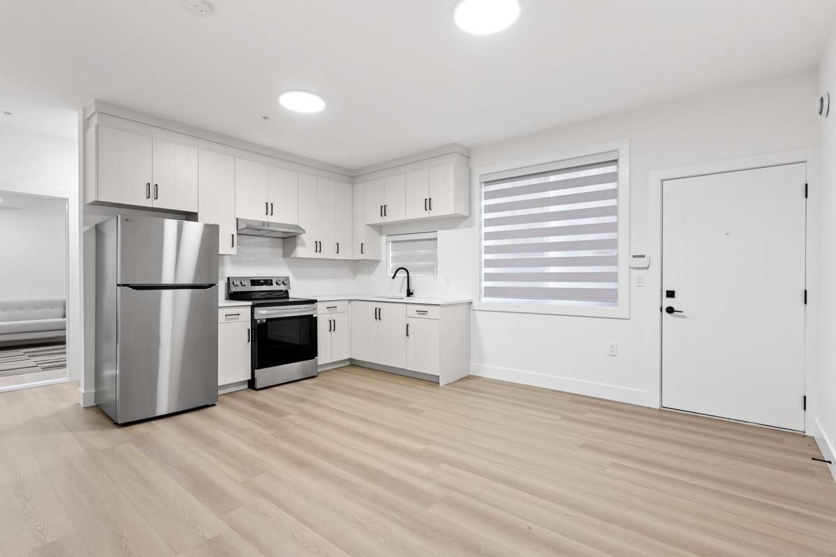 Swimming Pool Photo of 2472 Glenwood Avenue, Port Coquitlam, BC