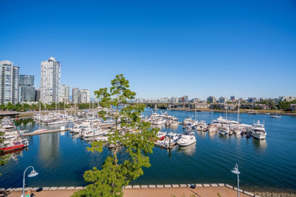 319 1228 Marinaside Crescent, Vancouver, BC, Vancouver — Townhouse for sale