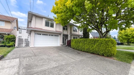2041 Edinburgh Street, New Westminster, BC, New Westminster — Single Family Residence for sale