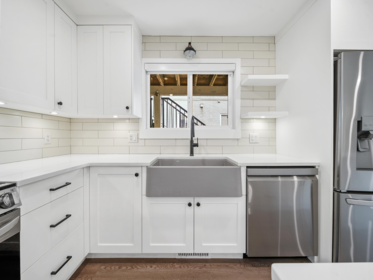 Hallway Photo of 15641 107 Avenue, Surrey, BC