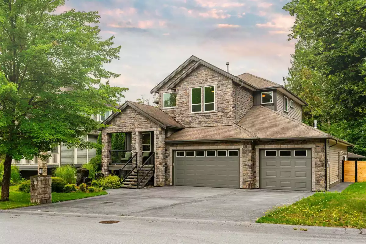 Living Room Photo of 11369 241a Street, Maple Ridge, BC