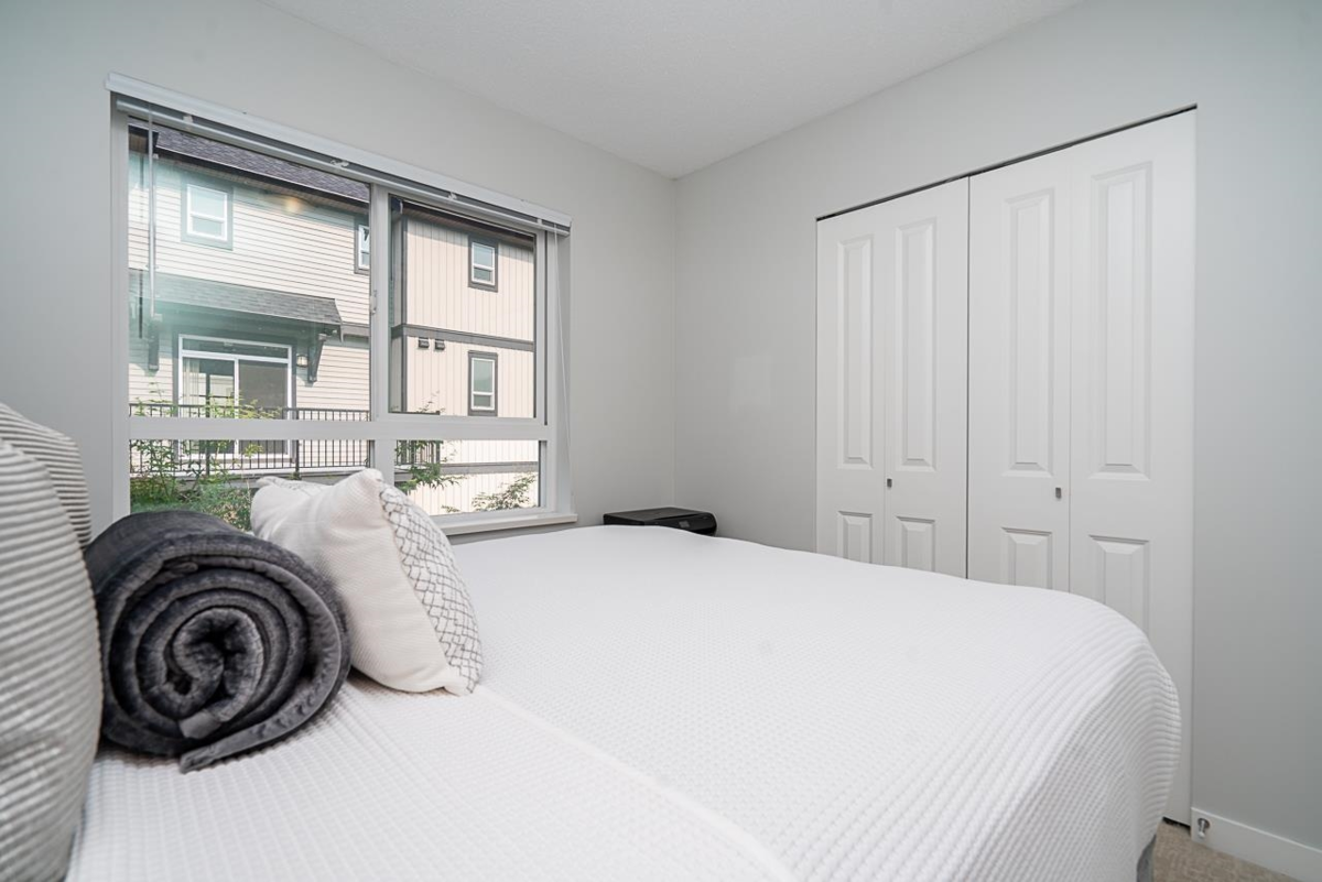 Entry Foyer Photo of 146 30930 Westridge Place, Abbotsford, BC