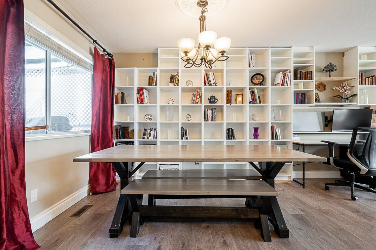 Breakfast Nook Photo of 20423 90 Crescent, Langley, BC