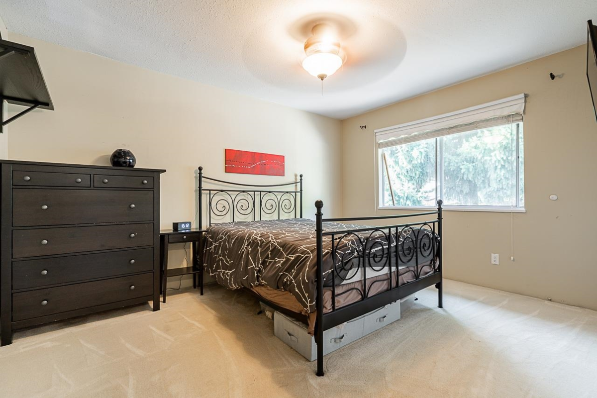 Guest Bathroom Photo of 20423 90 Crescent, Langley, BC