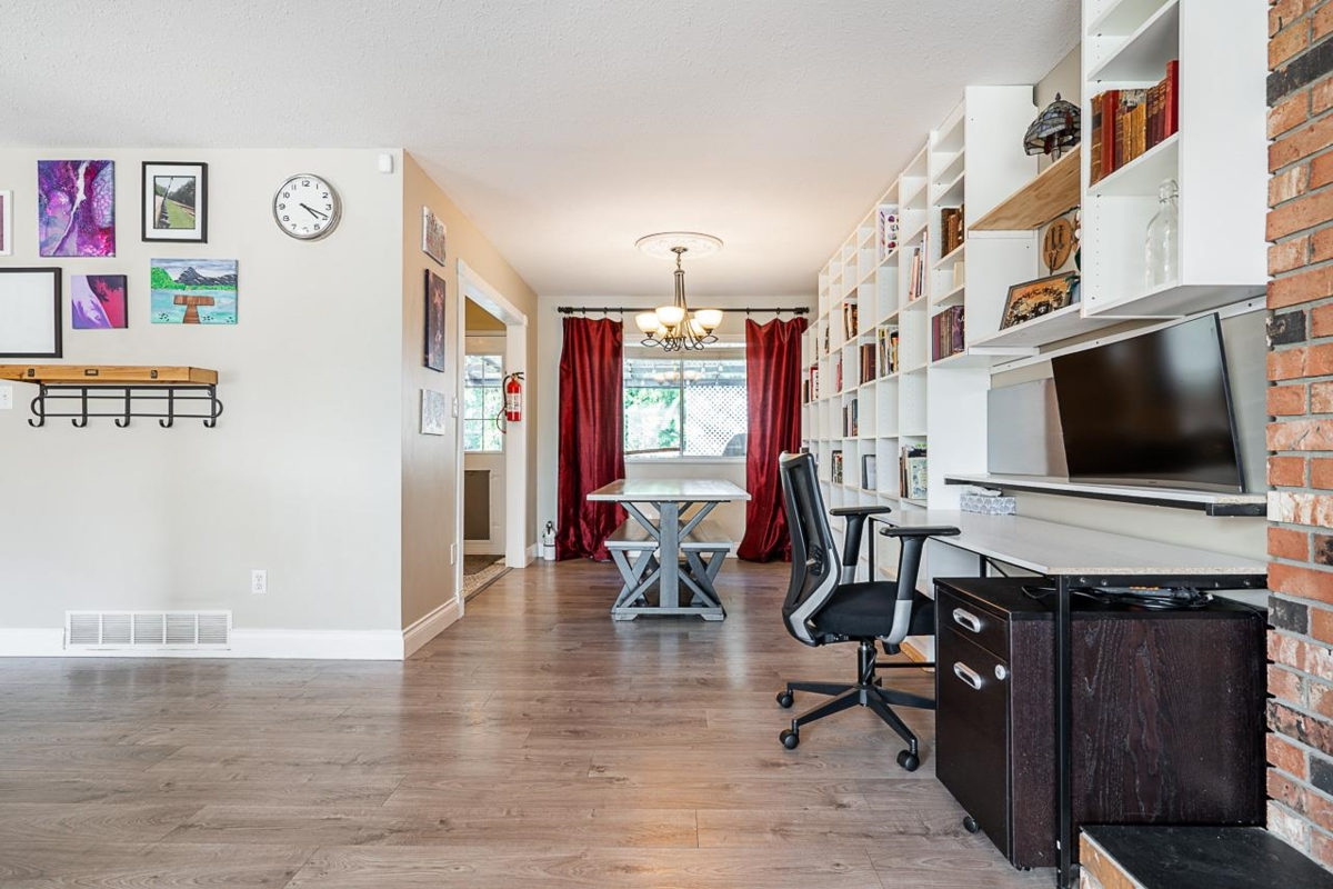 Kitchen Island Photo of 20423 90 Crescent, Langley, BC