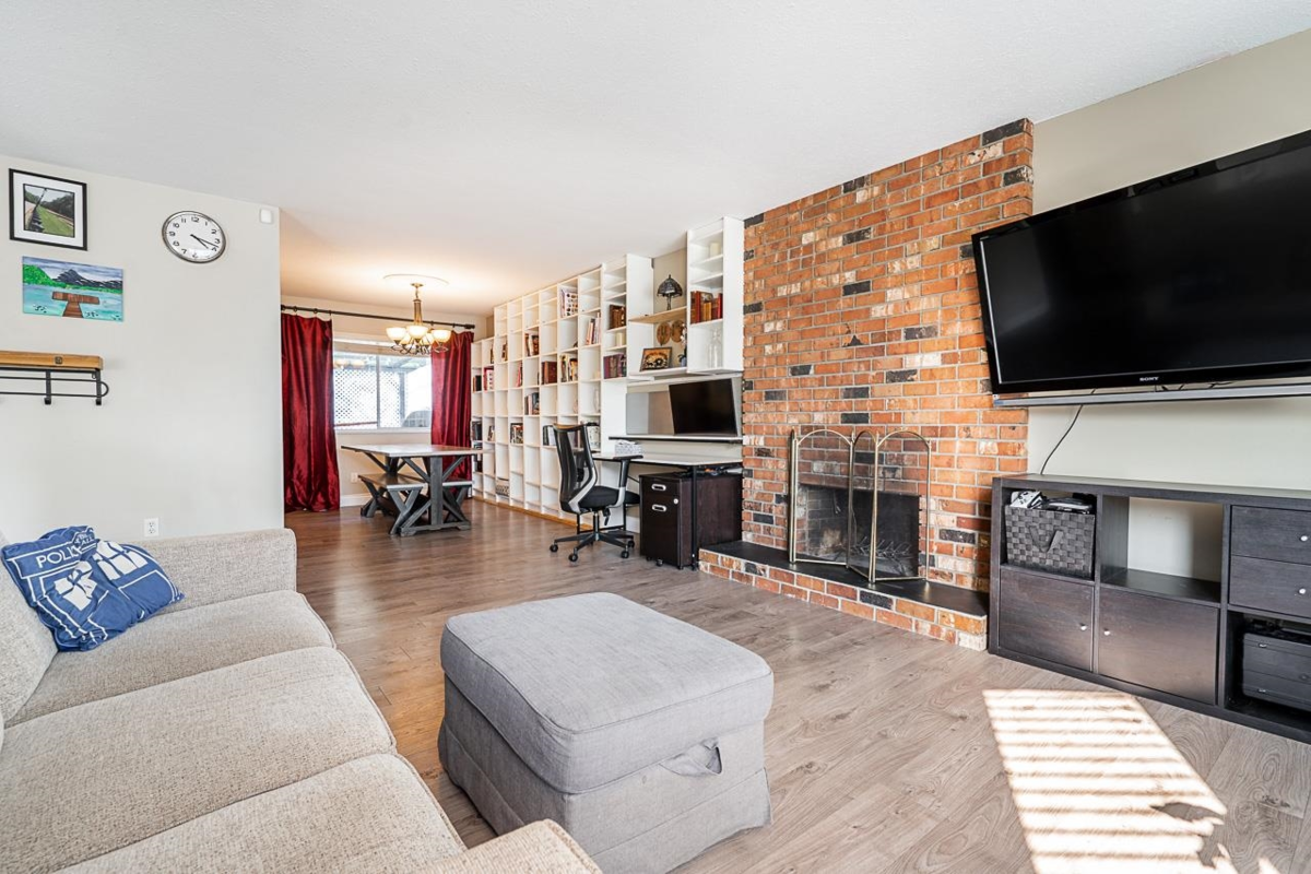 Kitchen Photo of 20423 90 Crescent, Langley, BC