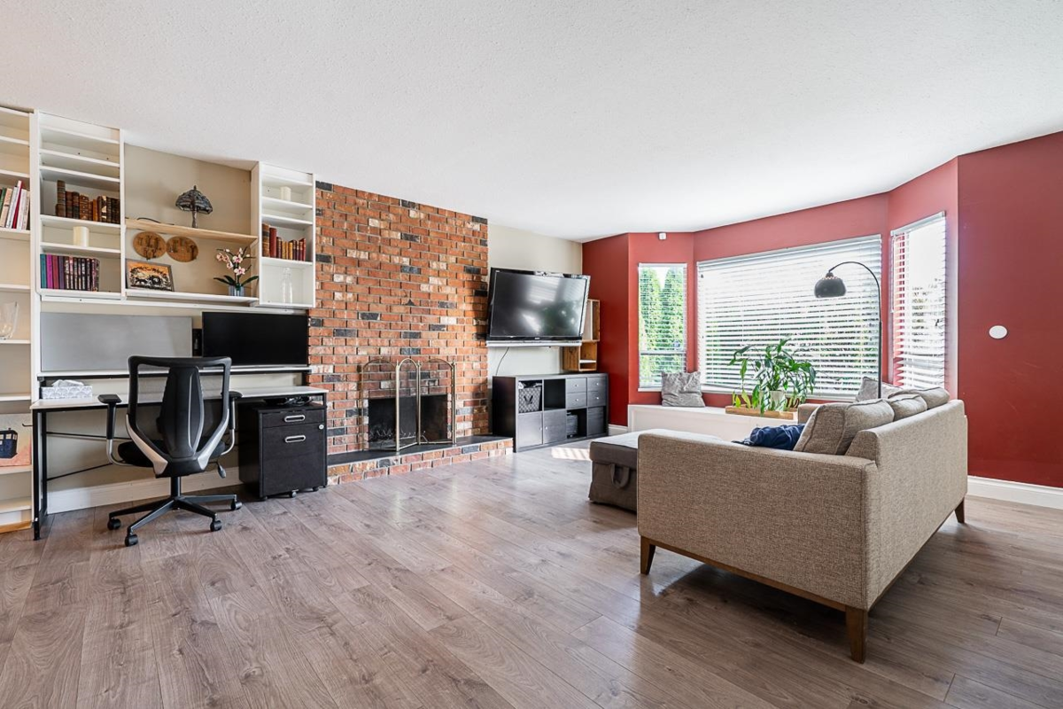 Living Room Photo of 20423 90 Crescent, Langley, BC