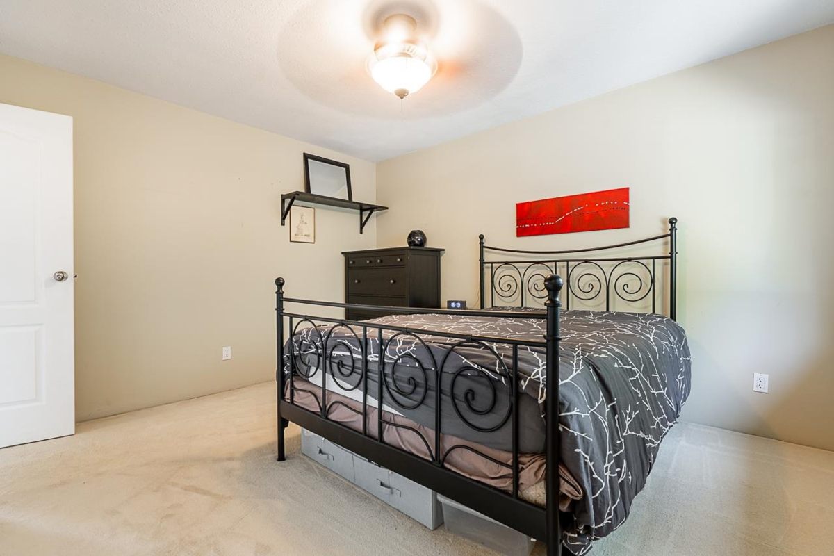 Powder Room Photo of 20423 90 Crescent, Langley, BC