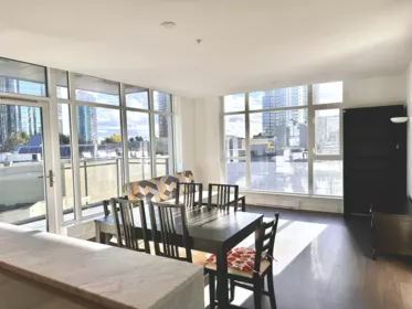 602 6098 Station Street, Burnaby, BC, Burnaby — Apartment/Condo for sale