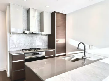 602 6098 Station Street, Burnaby, BC, Burnaby — Apartment/Condo for sale